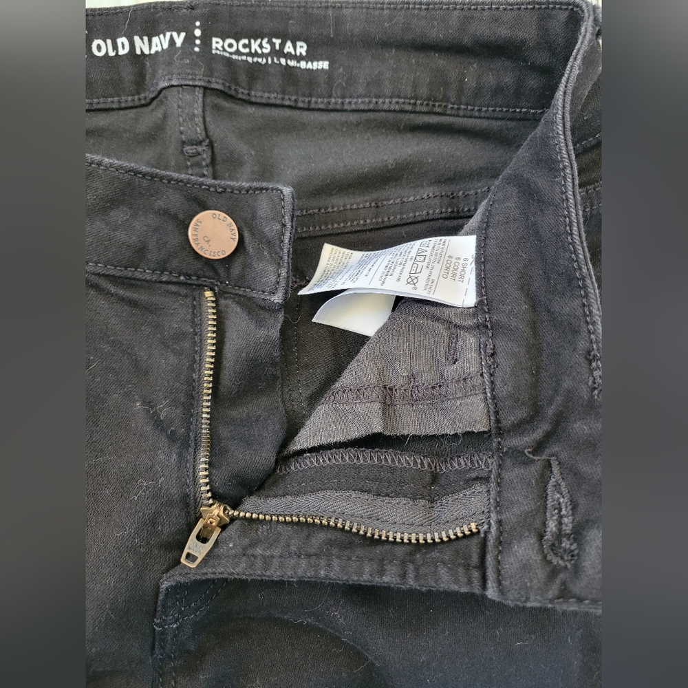 Old Navy Rockstar Mid-Rise Skinny Jeans In Black Size 6 Short - Picture 4 of 8